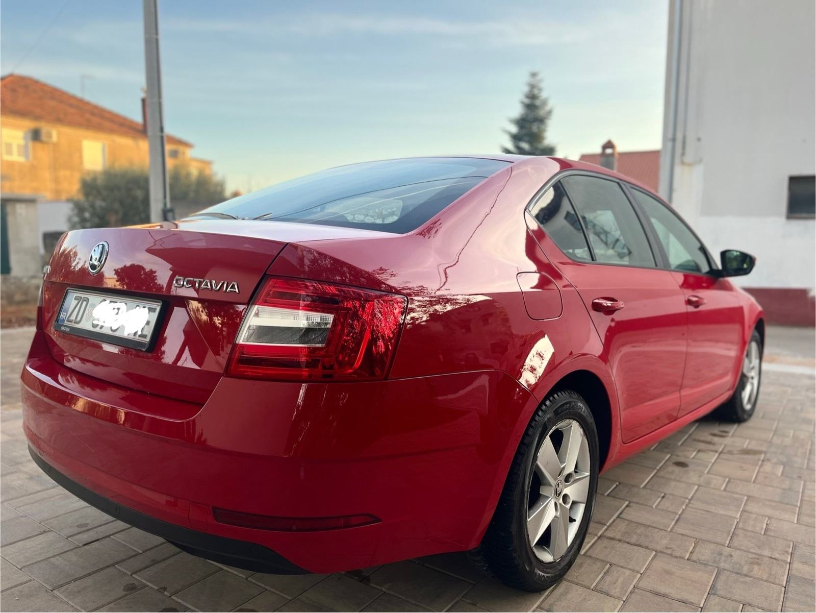 Škoda Octavia 1.6TDI•REG.GOD. DANA•Napravljen veliki servis•2seta guma, fotografija 10