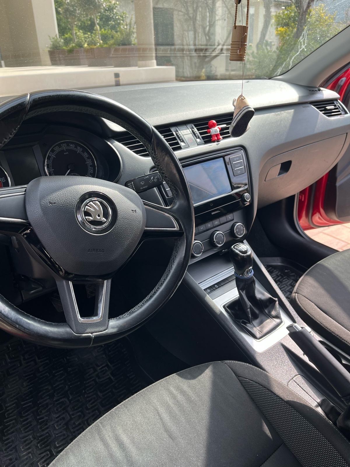 Škoda Octavia 1.6TDI•REG.GOD. DANA•Napravljen veliki servis•2seta guma, fotografija 11