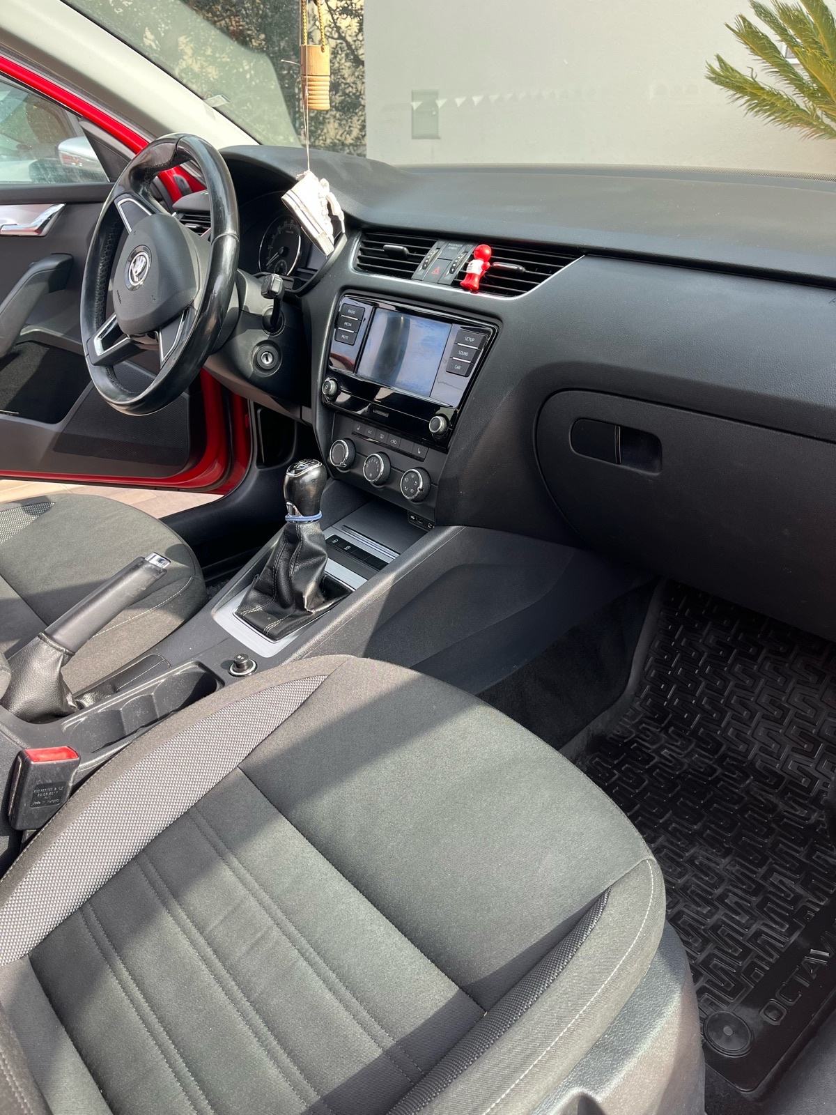 Škoda Octavia 1.6TDI•REG.GOD. DANA•Napravljen veliki servis•2seta guma, fotografija 16