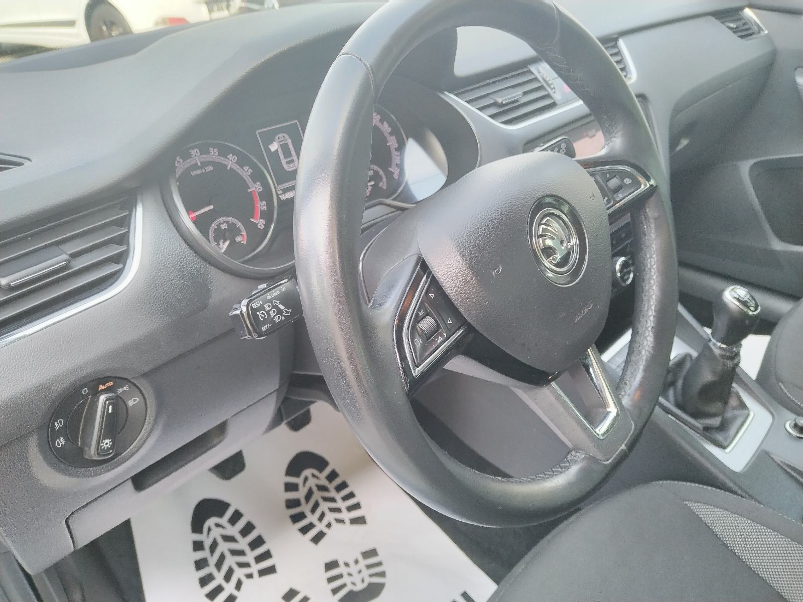 Octavia 1,6 TDI,2018god,RADAR,NAVI,PDC,TEMPOMAT,189tkm VELIKI SERVIS, fotografija 11