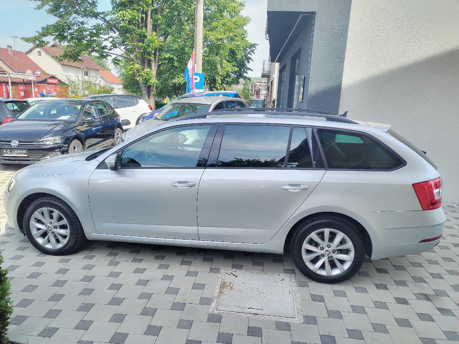 Octavia 1,6 TDI,2018god,RADAR,NAVI,PDC,TEMPOMAT,189tkm VELIKI SERVIS, fotografija 8