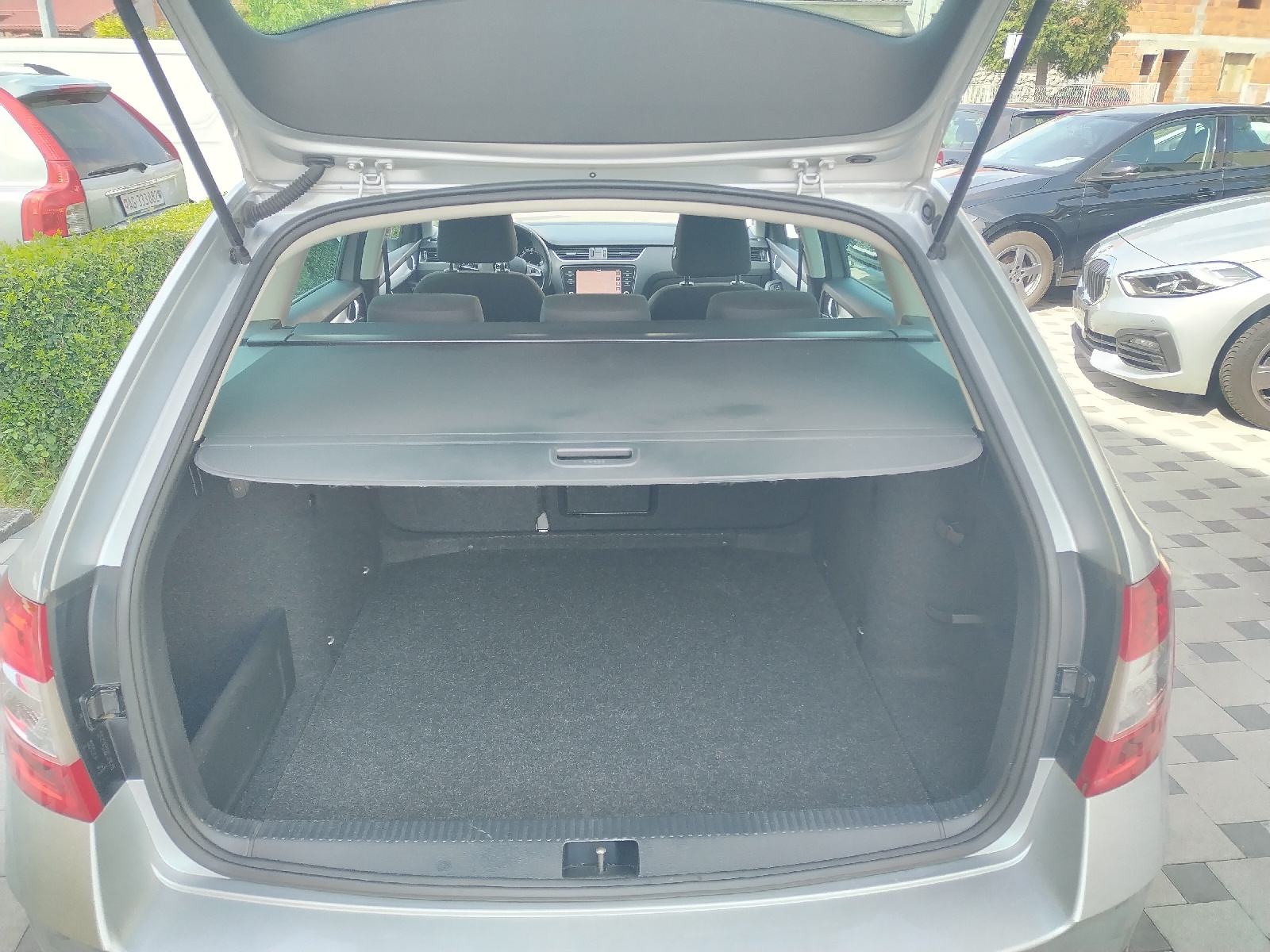Octavia 1,6 TDI,2018god,RADAR,NAVI,PDC,TEMPOMAT,189tkm VELIKI SERVIS, fotografija 15