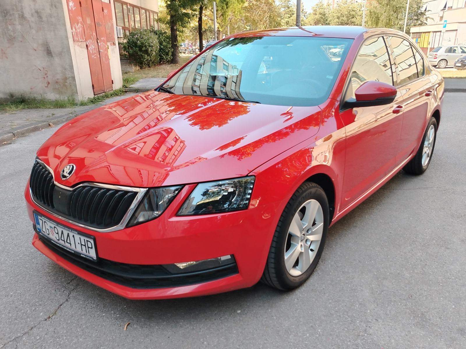Škoda Octavia 1,6 TDI 85KW KUPLJENA NOVA U HR REG 6/2027GOD, fotografija 4