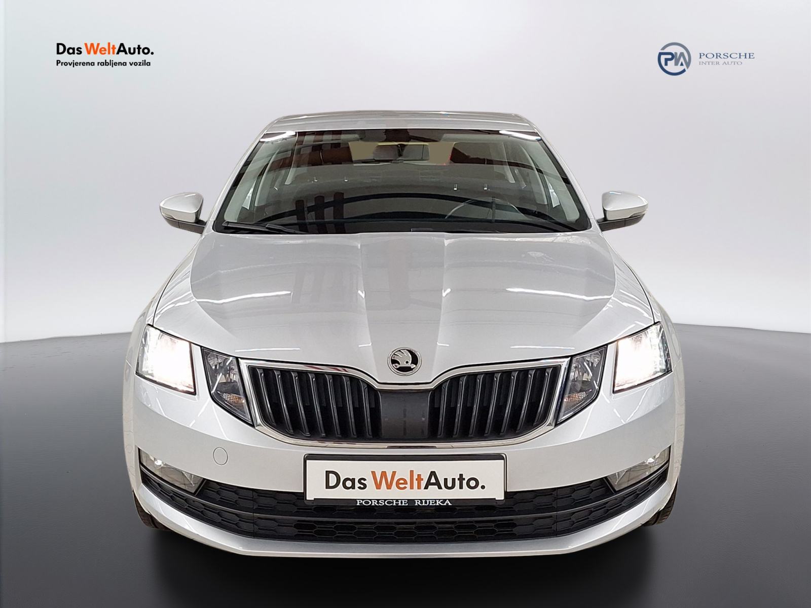 Škoda Octavia 1.6 TDI Ambition, fotografija 2