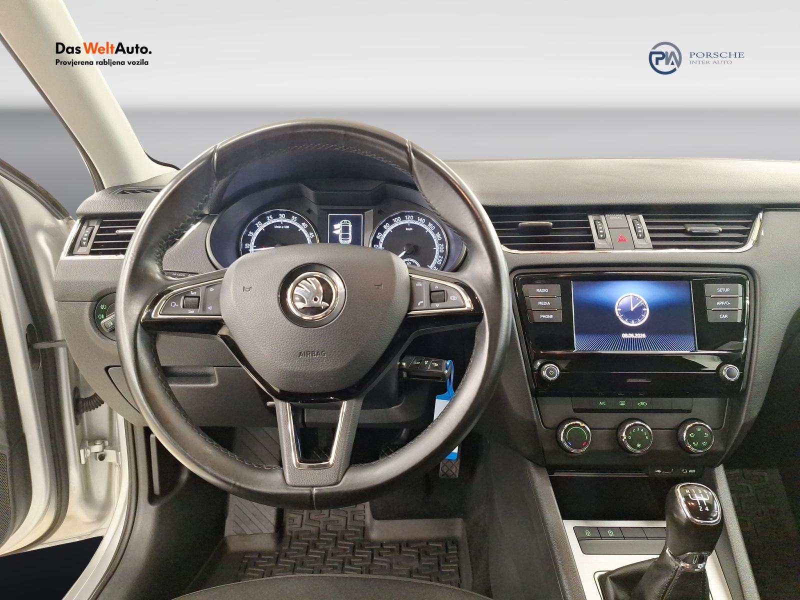 Škoda Octavia 1.6 TDI Ambition, fotografija 9