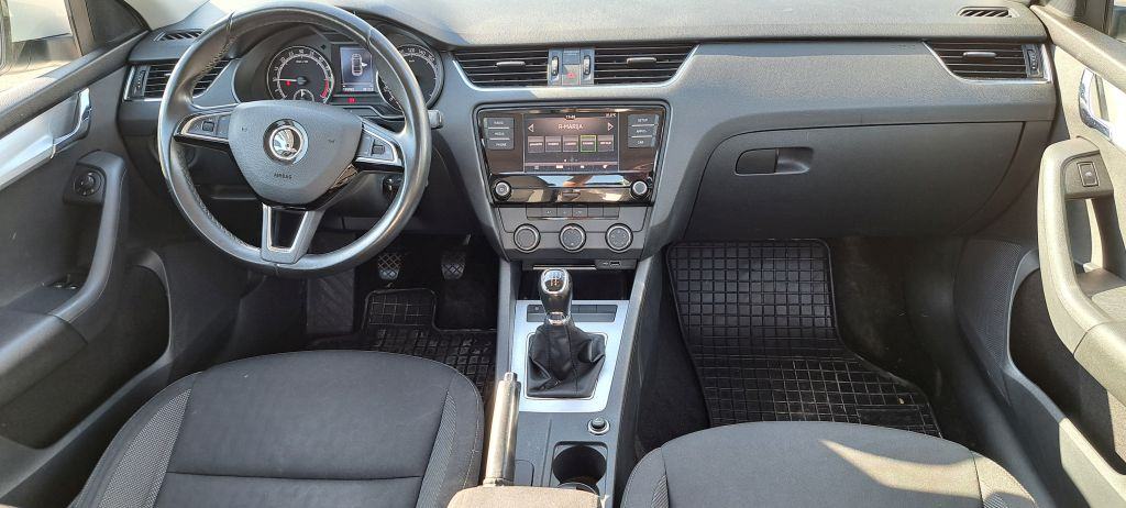 Škoda Octavia 1,6 TDI Ambition, fotografija 9
