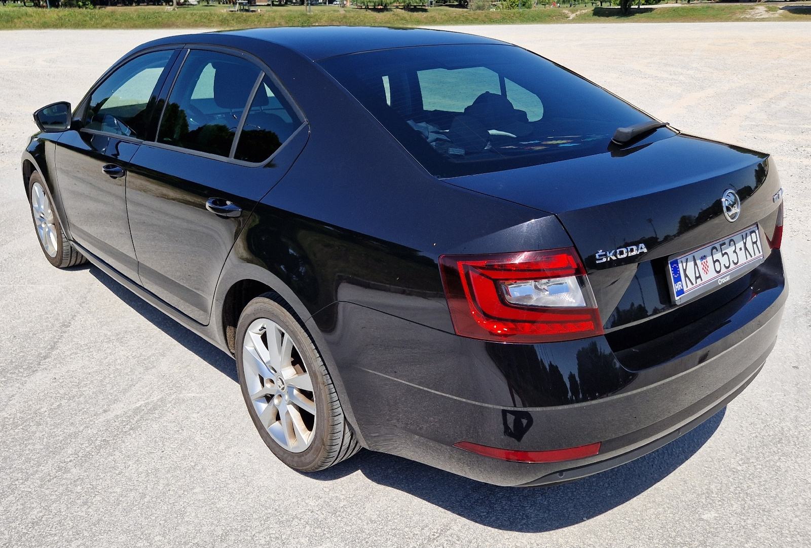 Škoda Octavia 1,6 TDI DSG STYLE ***HITNO, fotografija 6