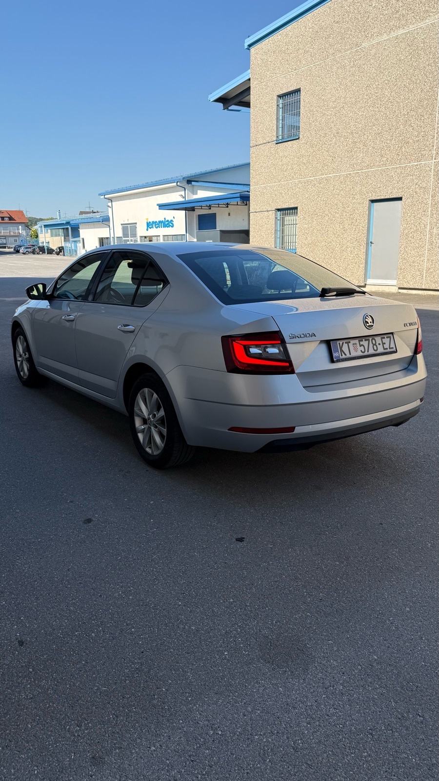 Škoda Octavia 1,6 TDI DSG automatik, fotografija 4