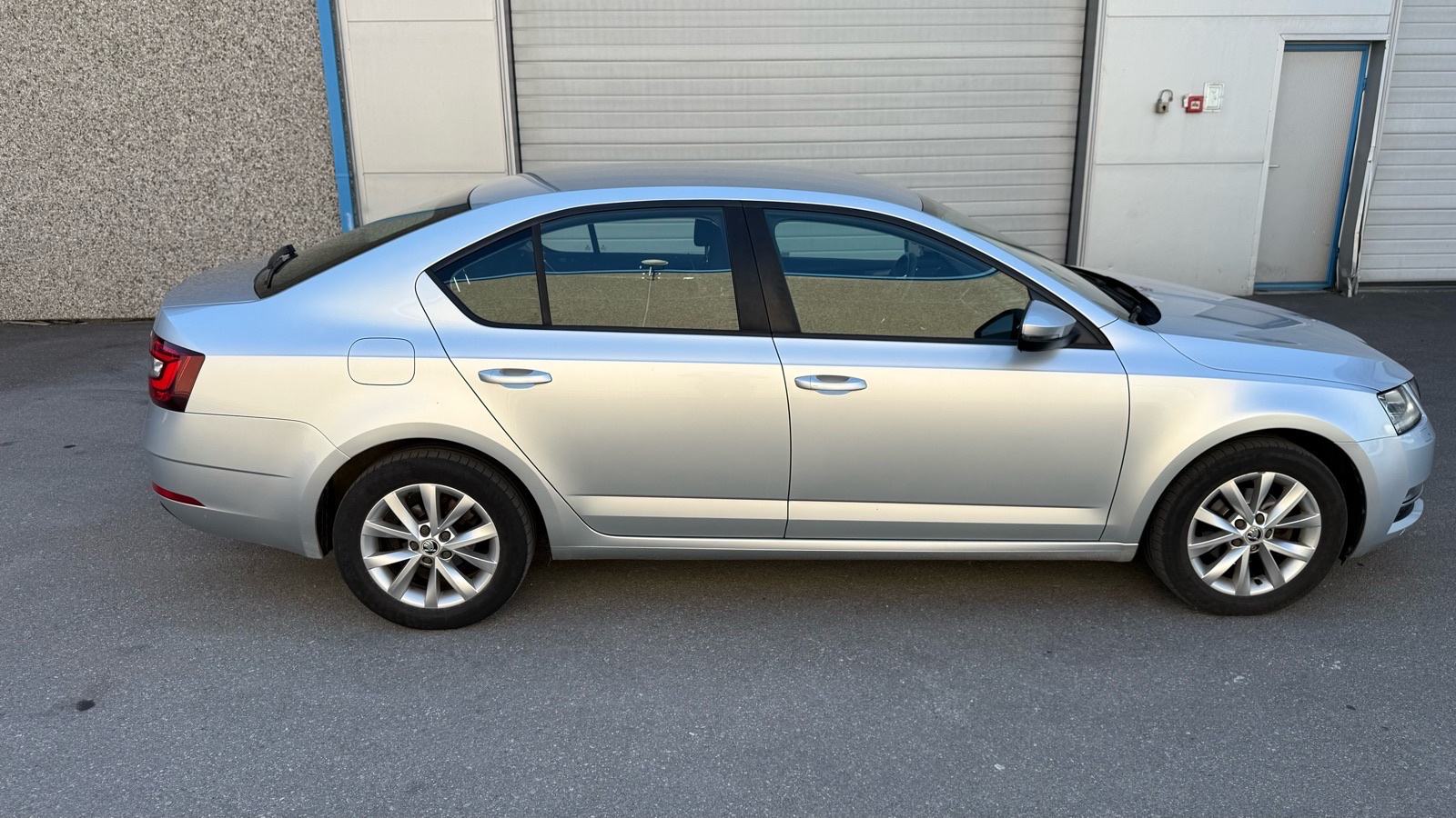 Škoda Octavia 1,6 TDI DSG automatik, fotografija 7