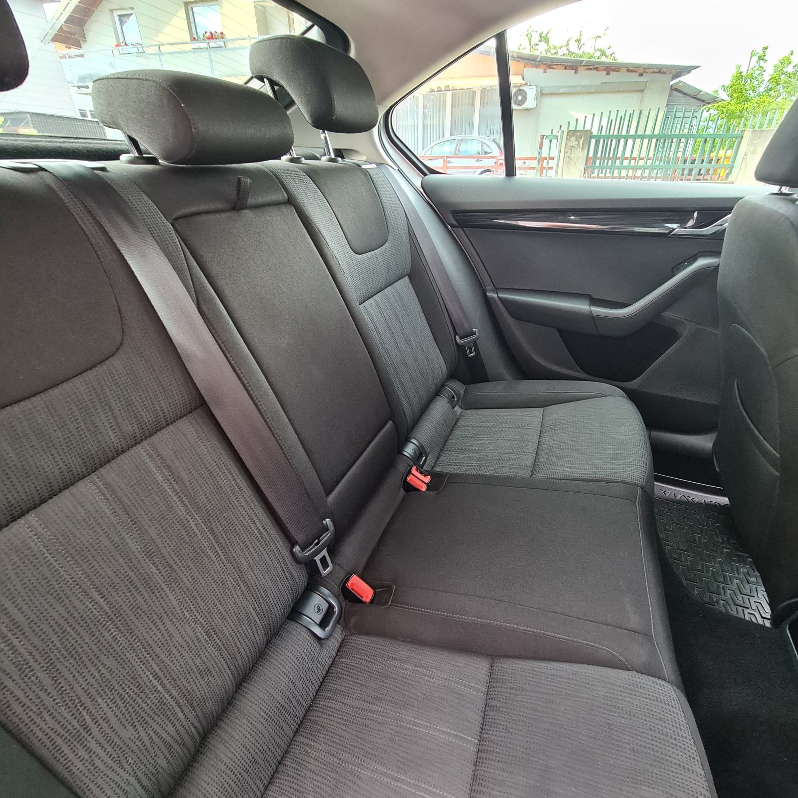 Škoda Octavia 1,6 TDI DSG automatik, fotografija 10