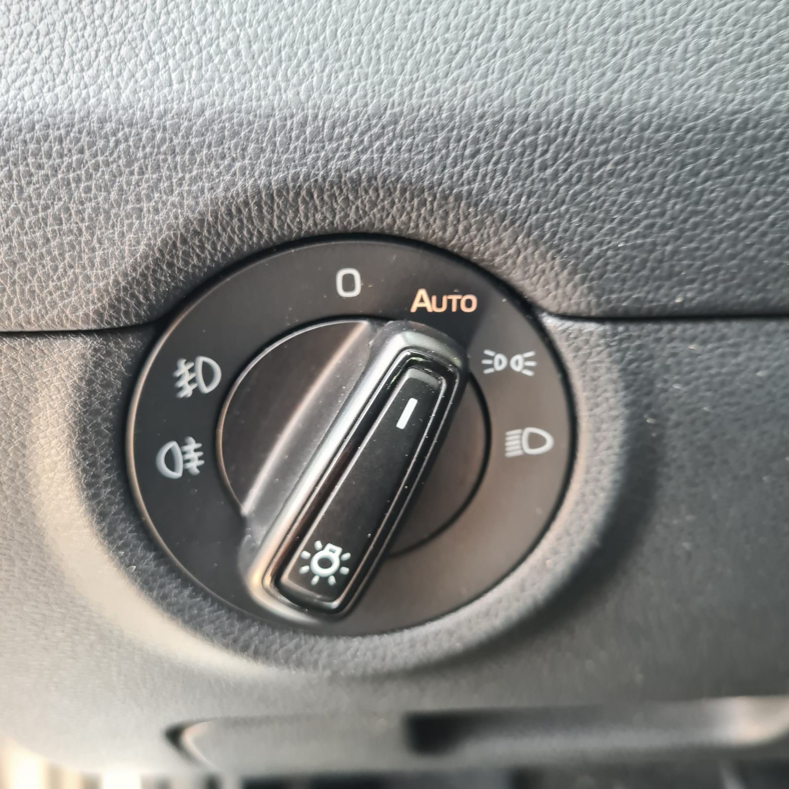 Škoda Octavia 1,6 TDI DSG automatik, fotografija 14