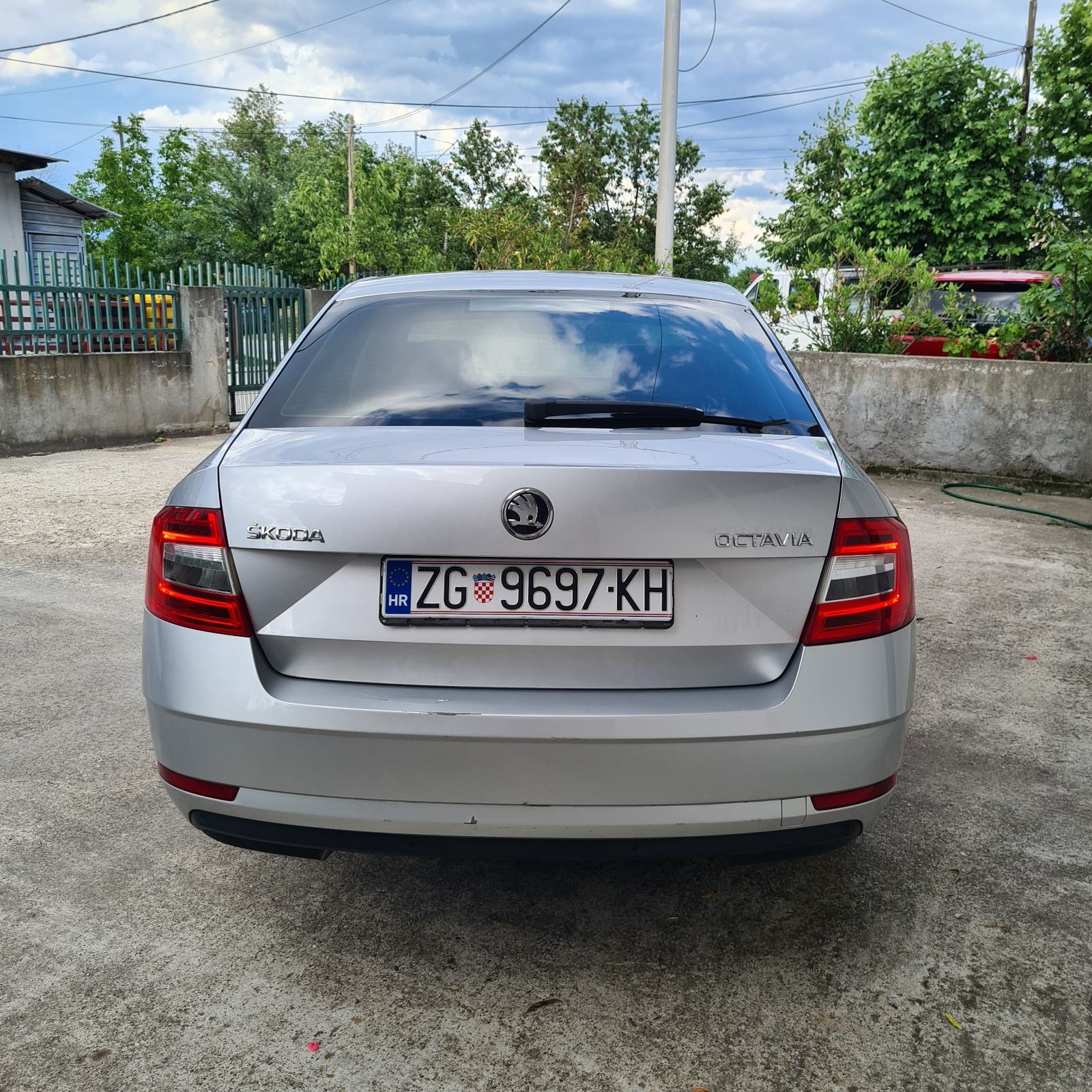 Škoda Octavia 1,6 TDI DSG automatik, fotografija 4