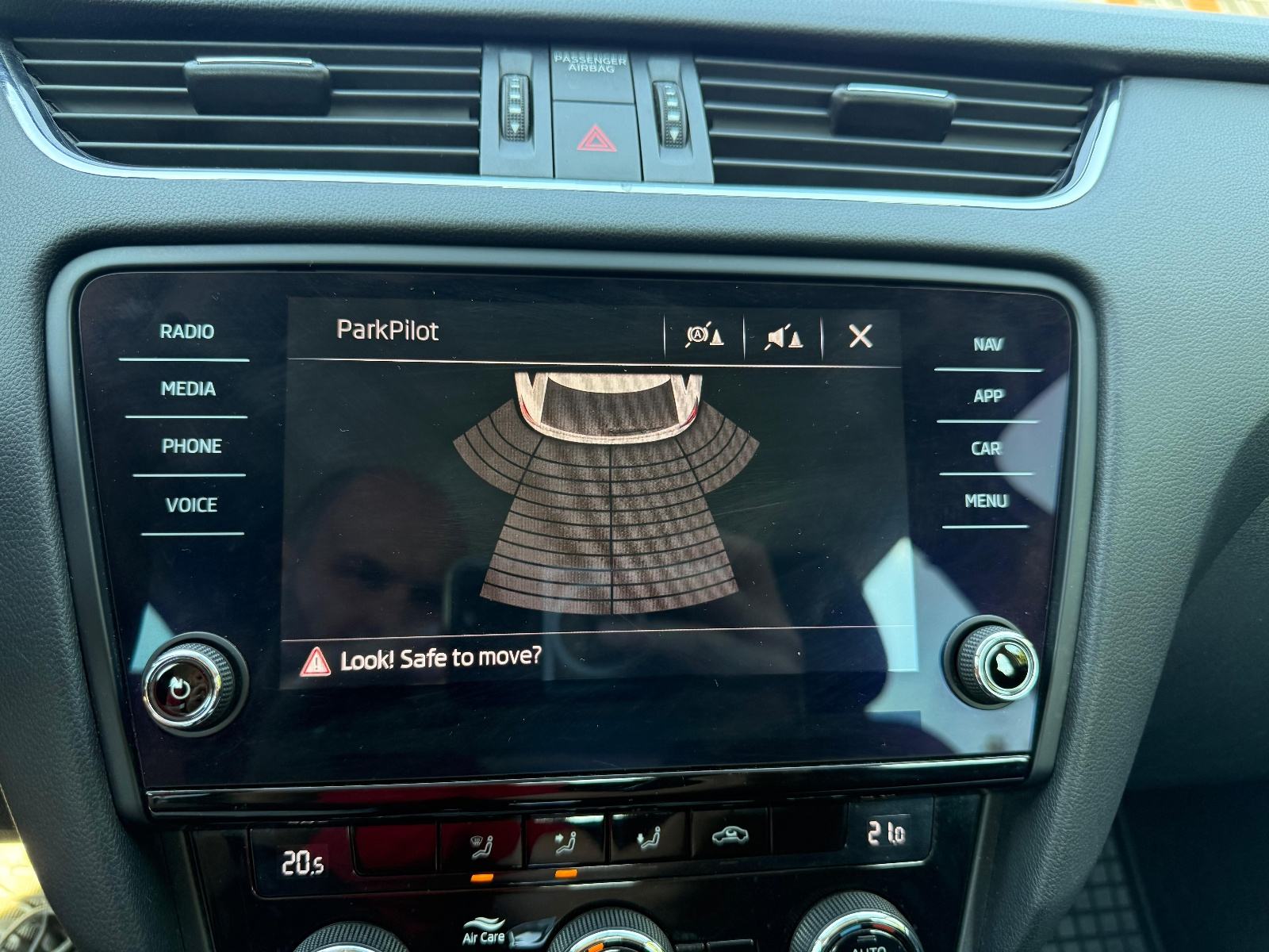 Škoda Octavia 1,6 TDI*DSG*NAVI*FULL SERVISNA*, fotografija 13