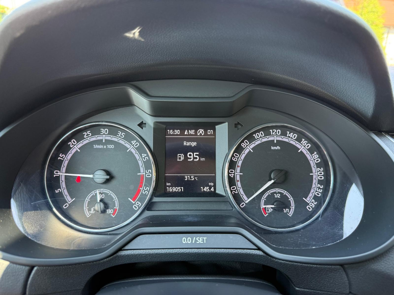Škoda Octavia 1,6 TDI*DSG*NAVI*FULL SERVISNA*, fotografija 14
