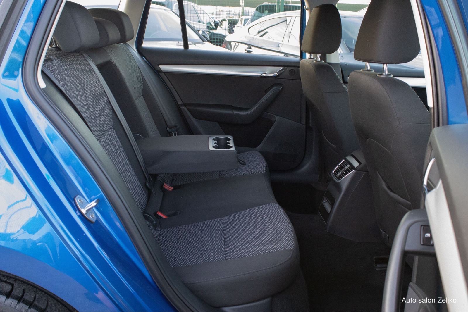 Škoda Octavia 1,6 TDI DSG navigacija | aluminijski naplatci, fotografija 7