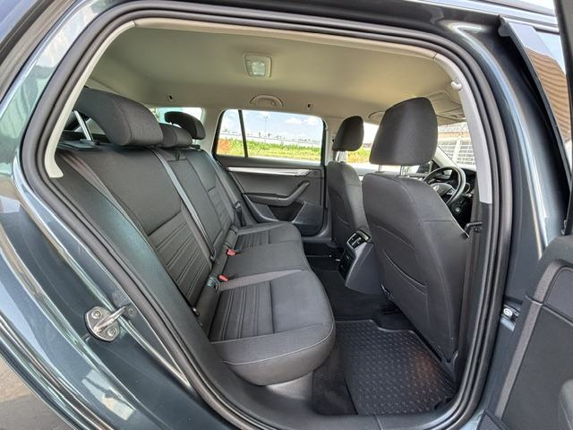 Škoda Octavia 1,6 TDI DSG, REG 9/26, navi, servis motora i mjenjača, fotografija 12