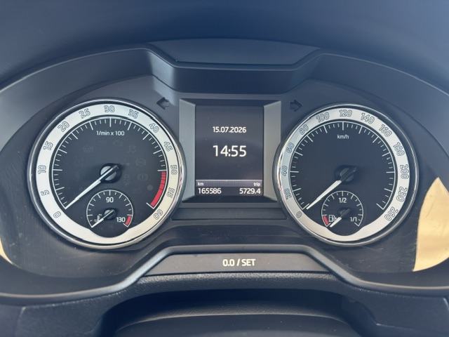 Škoda Octavia 1,6 TDI DSG, REG 9/26, navi, servis motora i mjenjača, fotografija 17
