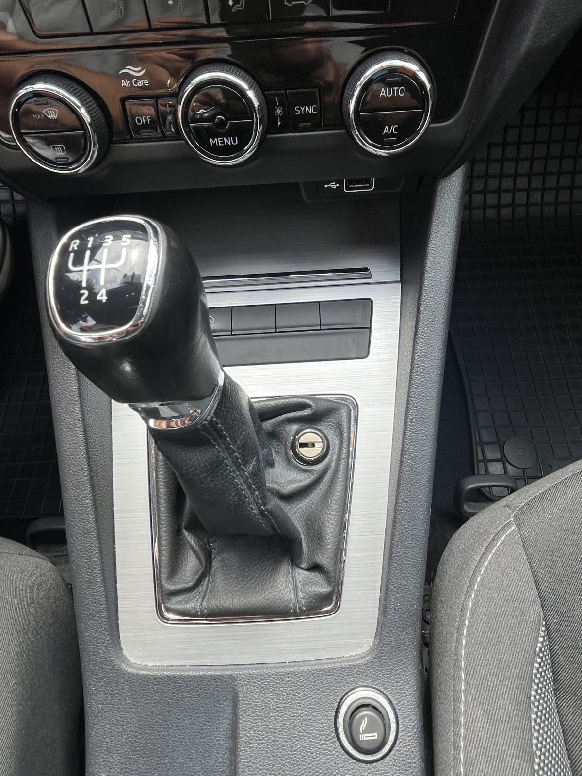 Škoda Octavia 1.6 TDI EDITION 1.vlasnik 70tkm, fotografija 13