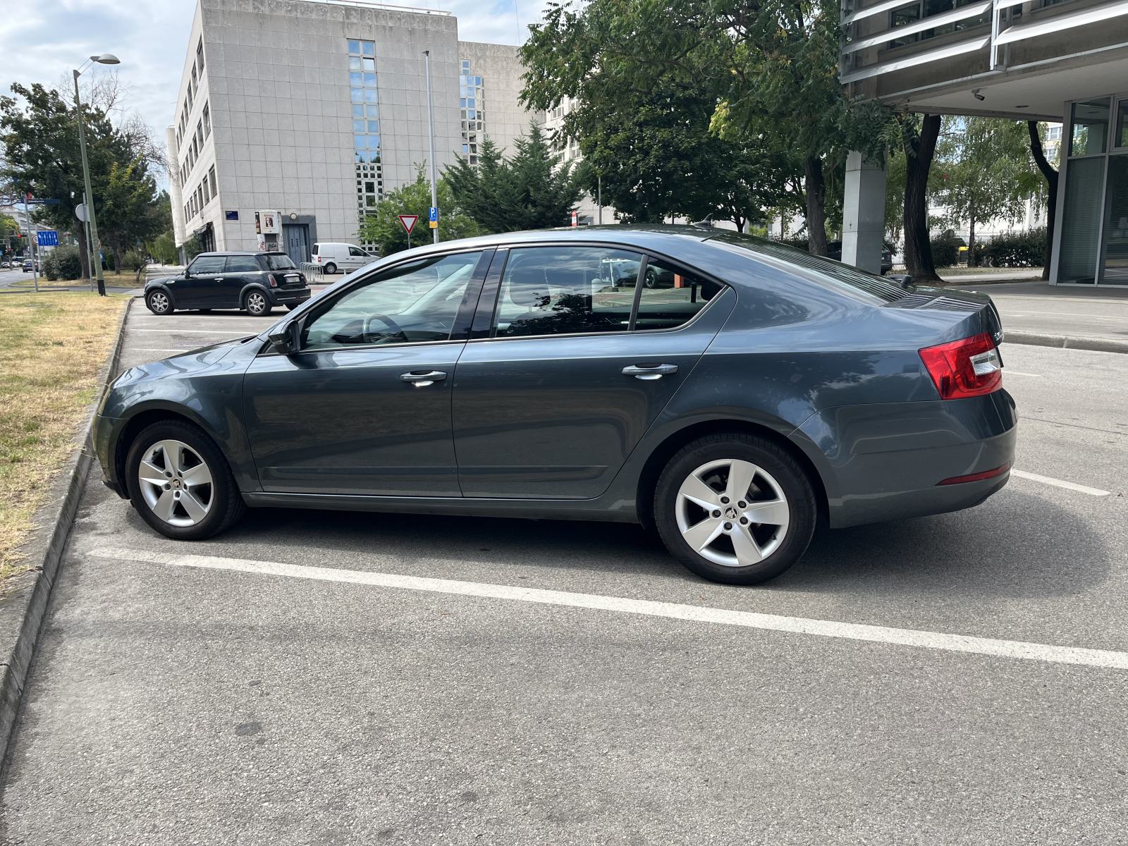 Škoda Octavia 1.6 TDI EDITION 1.vlasnik 70tkm, fotografija 7