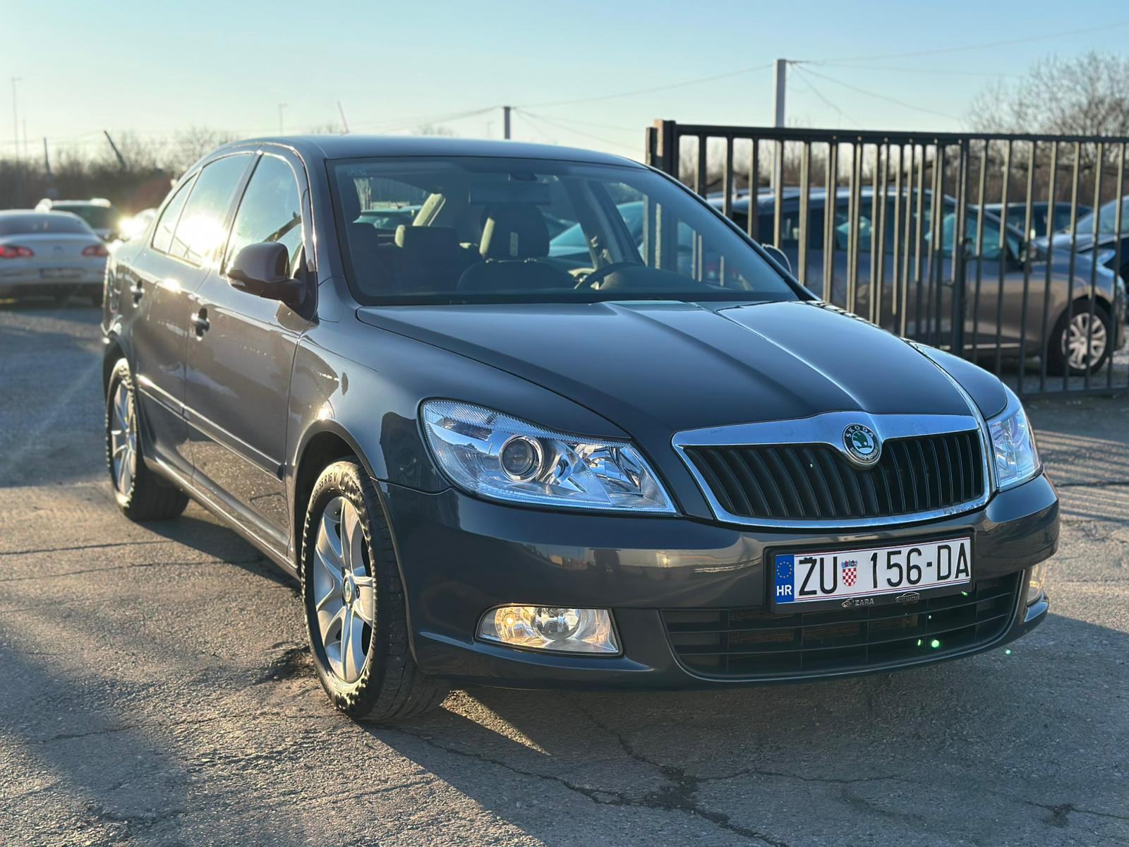 Škoda Octavia 1,6 TDI, registiran 09/2026, fotografija 6