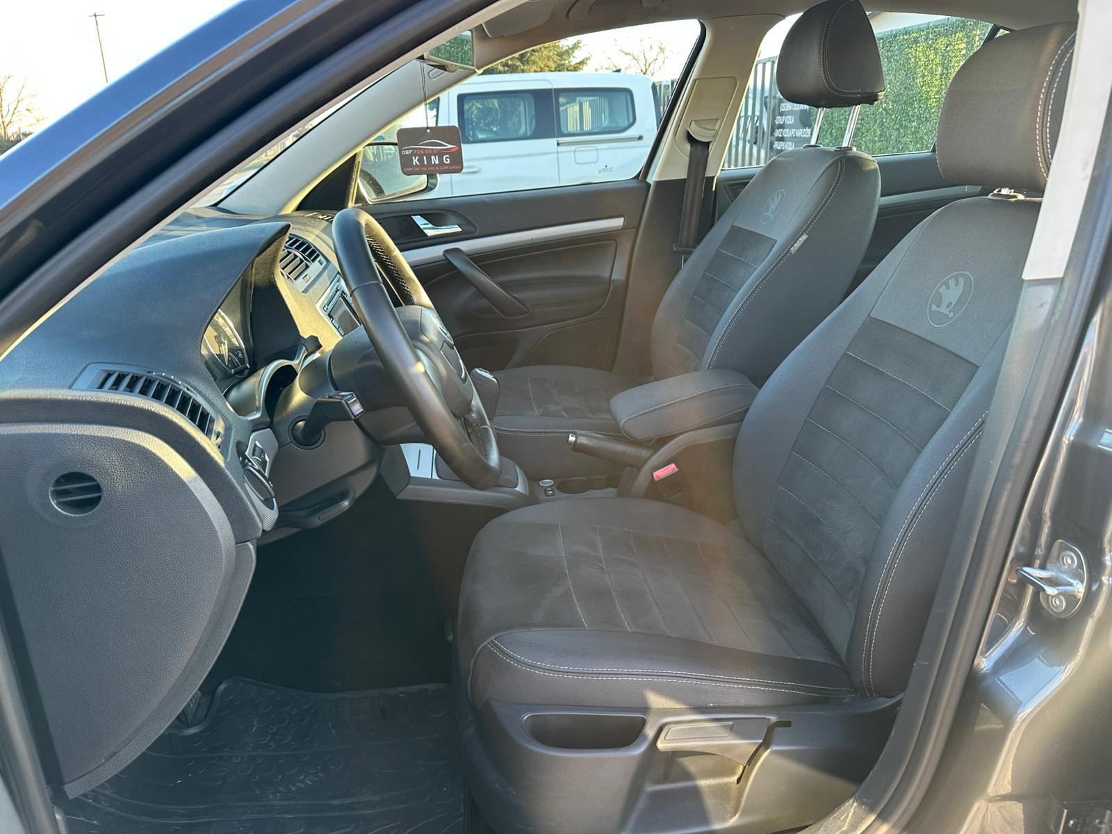 Škoda Octavia 1,6 TDI, registiran 09/2026, fotografija 8