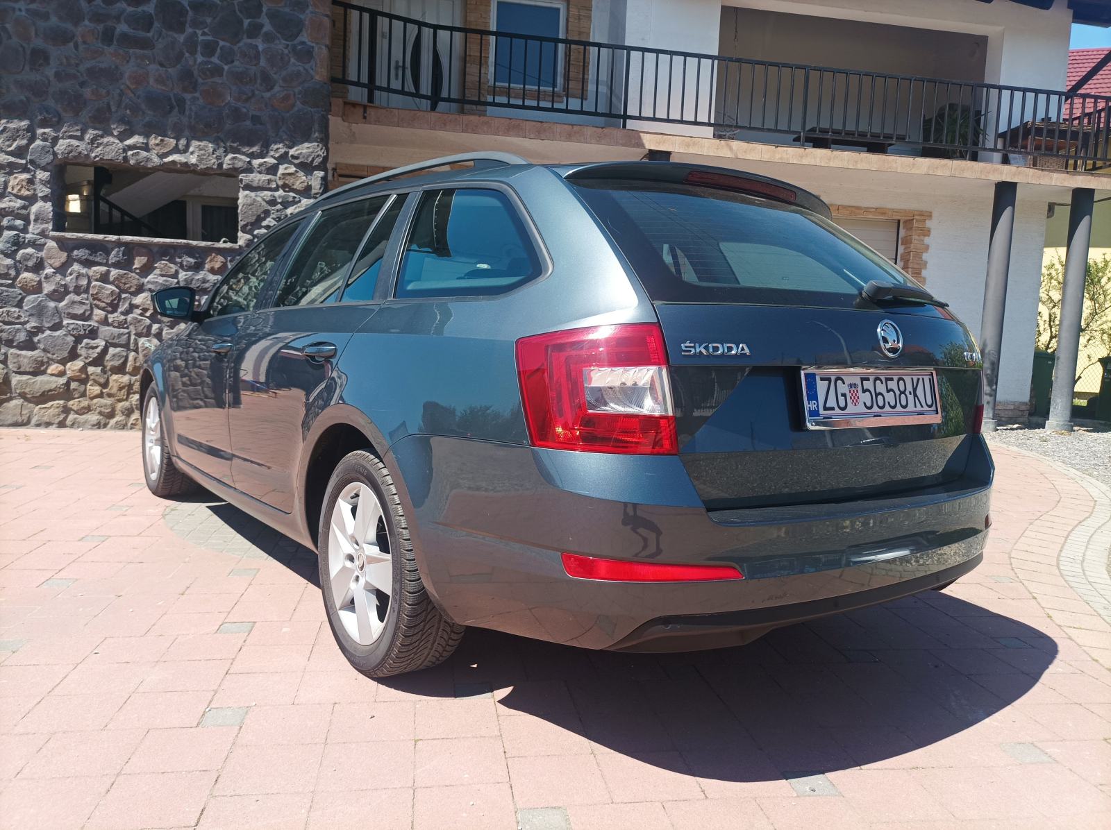 Škoda Octavia 1.6 TDi ELEGANCE, automatik DSG, REG. DO 02/2027, fotografija 4