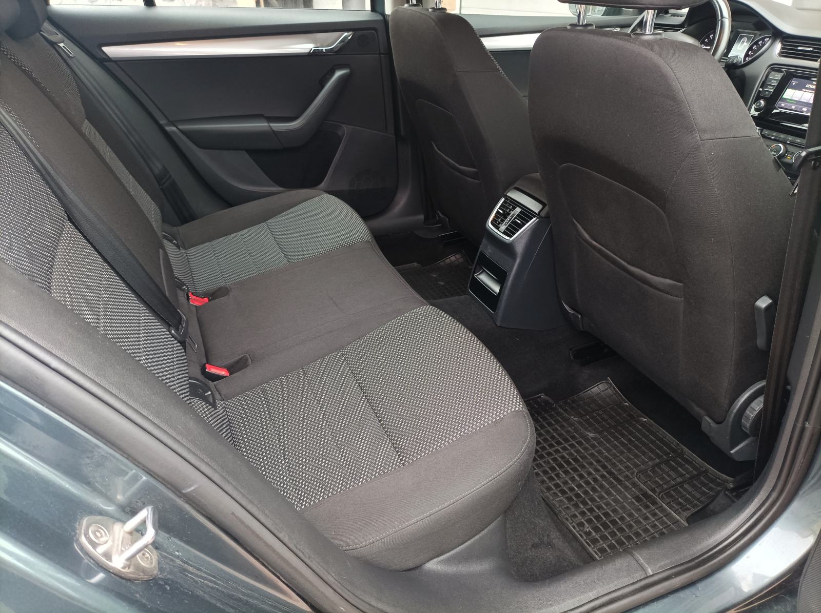 Škoda Octavia 1.6 TDi ELEGANCE, automatik DSG, REG. DO 02/2027, fotografija 8