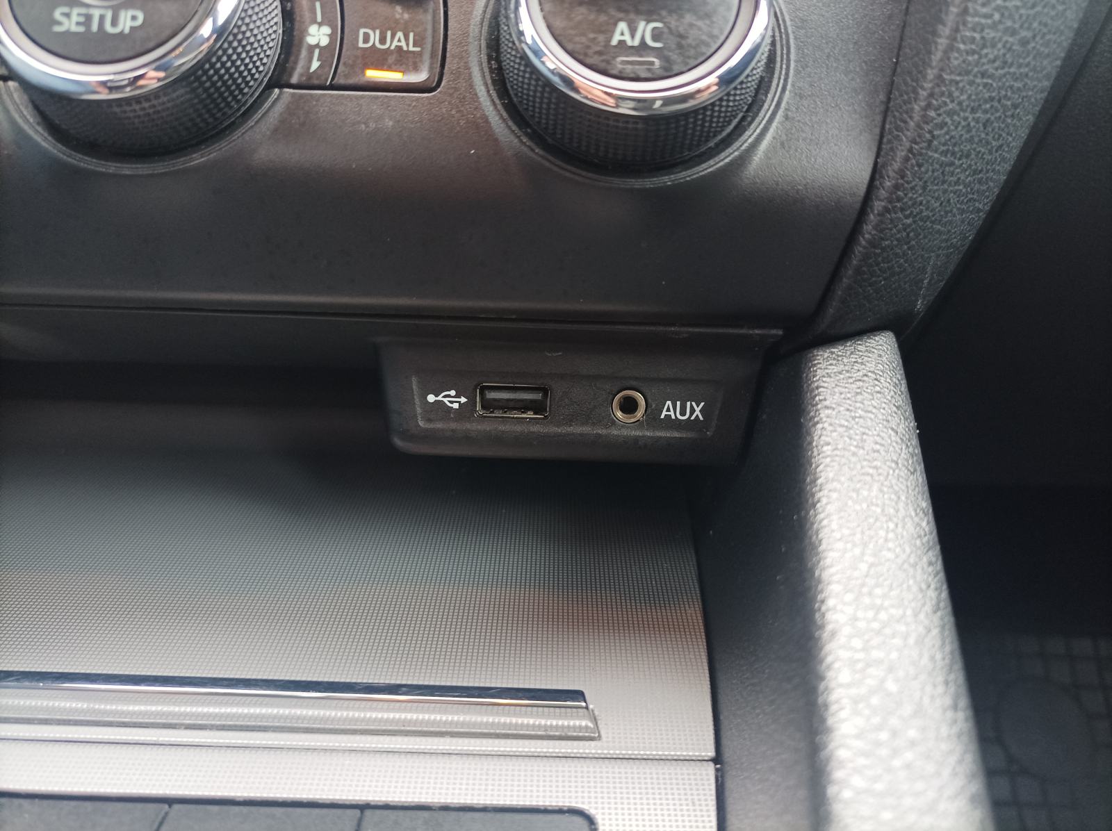 Škoda Octavia 1.6 TDi ELEGANCE, automatik DSG, REG. DO 02/2027, fotografija 17