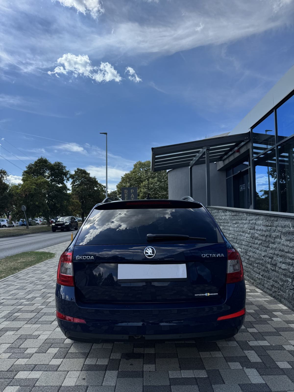 Škoda Octavia 1,6 TDI - EURO 6 - ORGINALNI KM - REG 02/27 - POVOLJNO !, fotografija 9