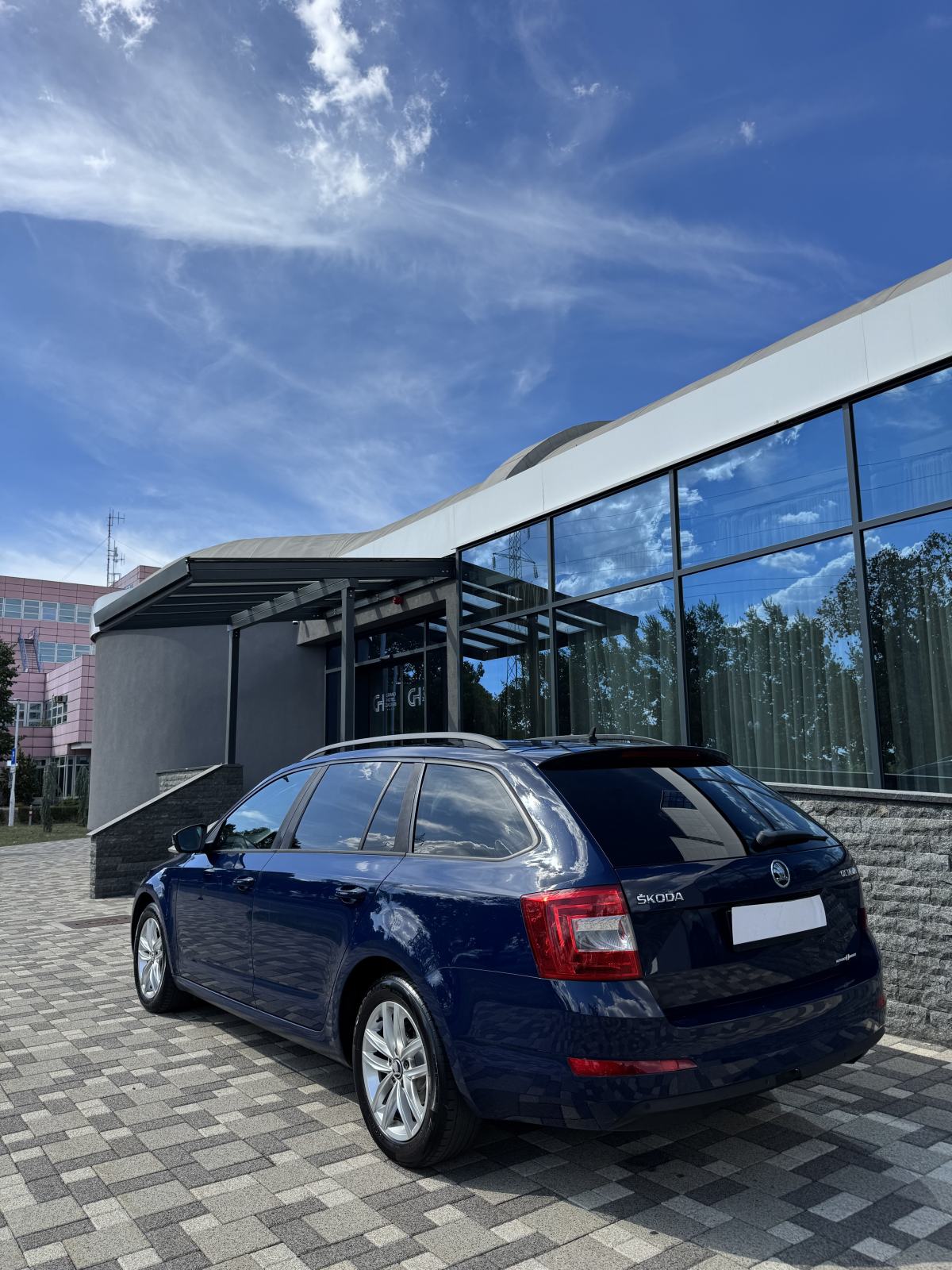 Škoda Octavia 1,6 TDI - EURO 6 - ORGINALNI KM - REG 02/27 - POVOLJNO !, fotografija 7