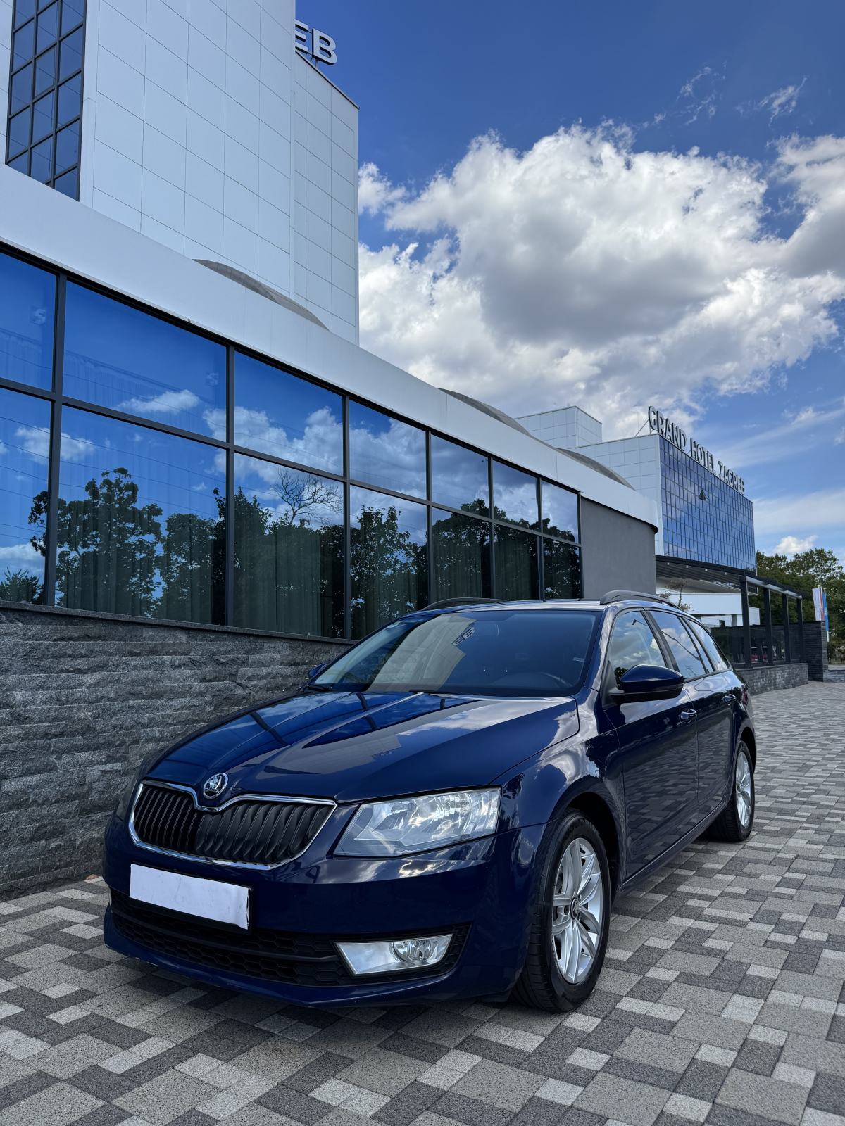 Škoda Octavia 1,6 TDI - EURO 6 - ORGINALNI KM - REG 02/27 - POVOLJNO !, fotografija 4