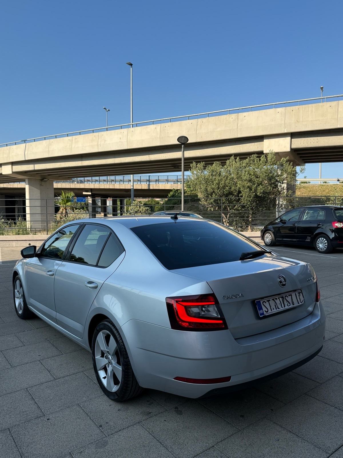 ŠKODA OCTAVIA 1.6 TDI HR AUTO LED NAVI, pogled izvana - slika 3