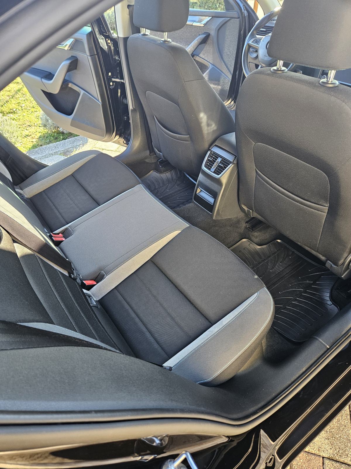 Škoda Octavia 1,6 TDI JOY, fotografija 10