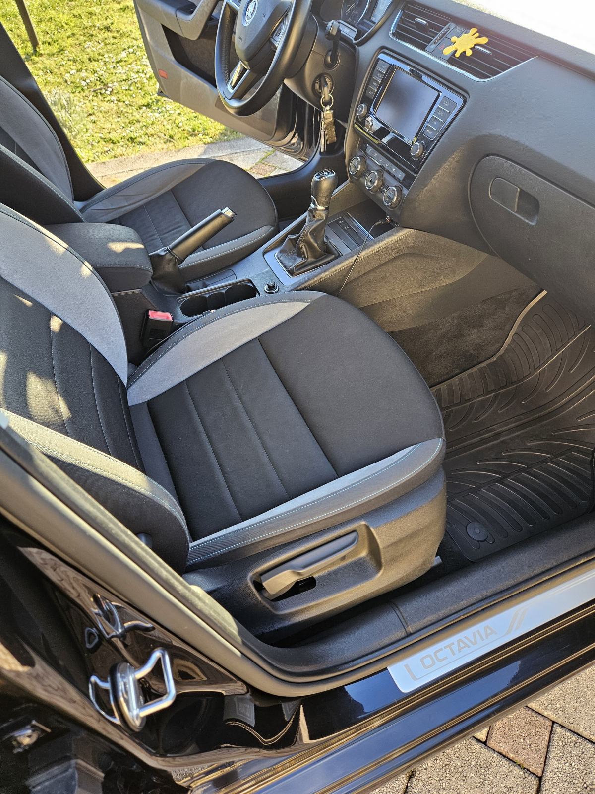 Škoda Octavia 1,6 TDI JOY, fotografija 11