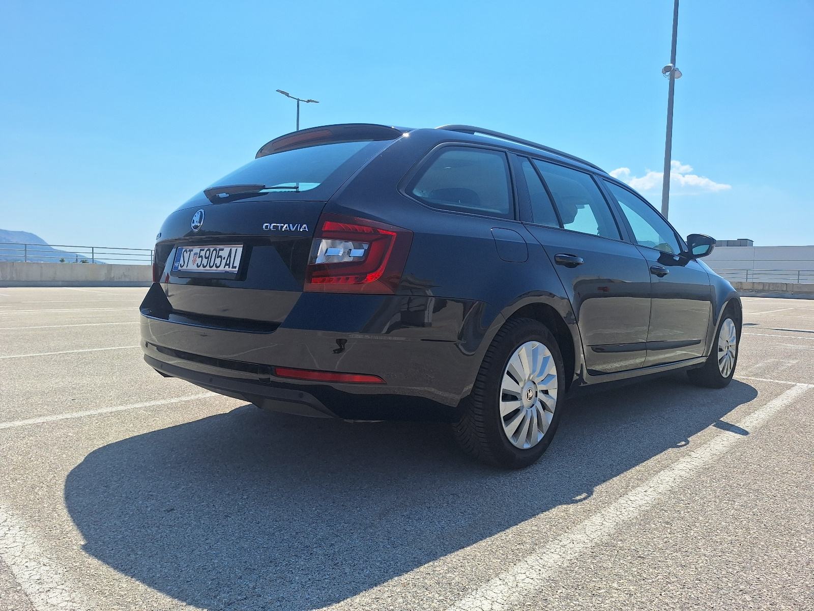 Škoda Octavia 115 KS, VELIKI SERVI NAPRAVLJEN, NOVE CONTI GUME!!!!!!!!, fotografija 4