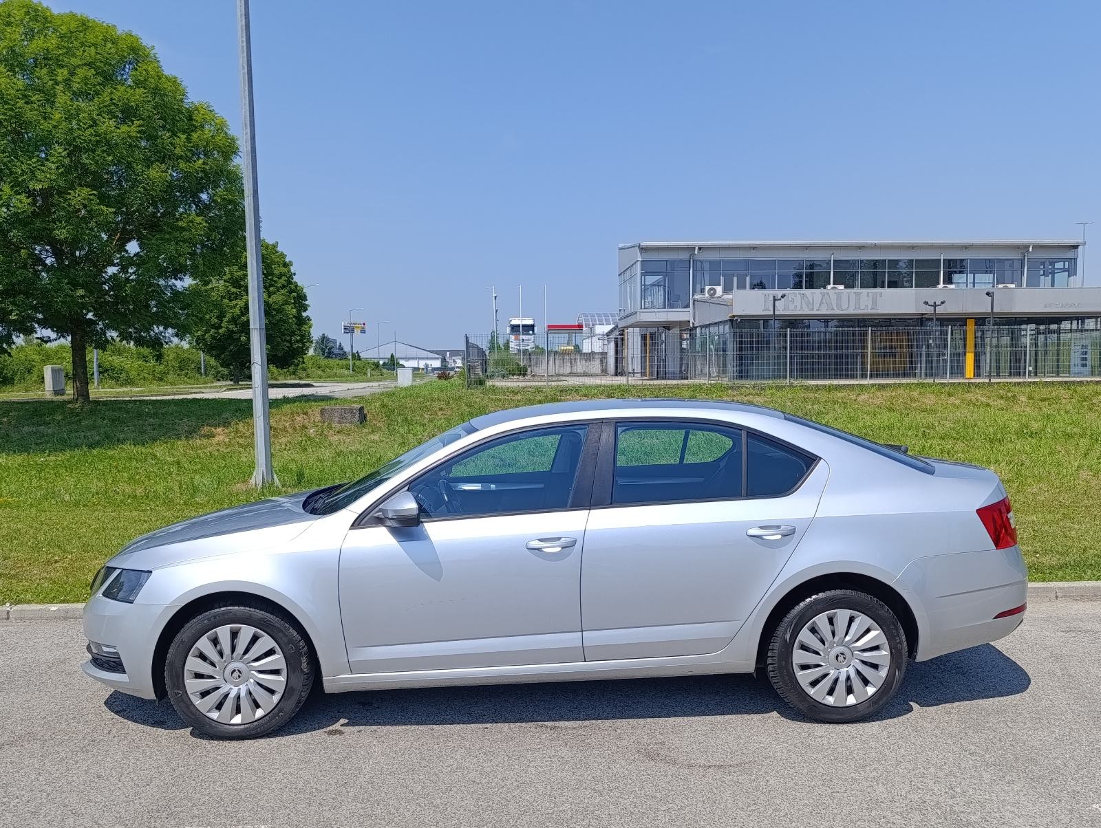 ŠKODA OCTAVIA 1.6 TDI 2017. - AKCIJA 8.888 EUR, fotografija 10
