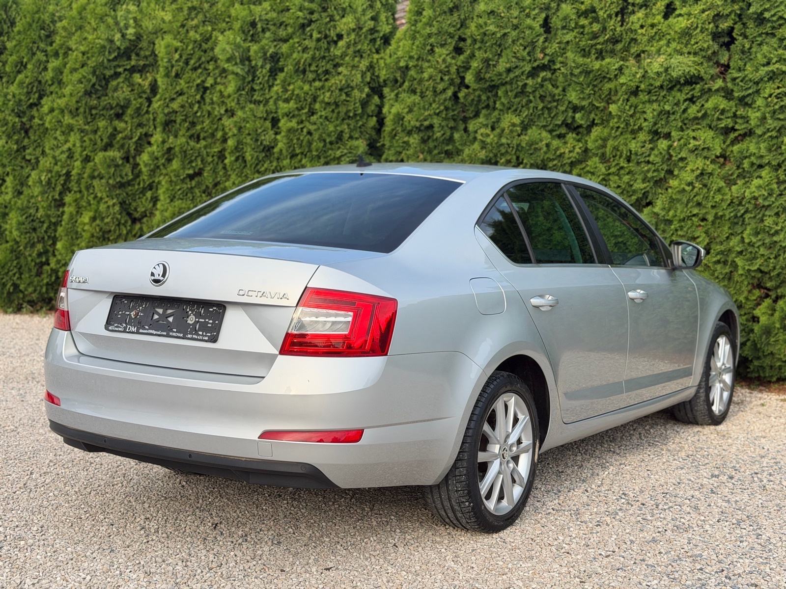 Škoda Octavia 1,6 TDI * Navigacija,Grijanje sjedala,Temp.,Alu felge*, fotografija 7