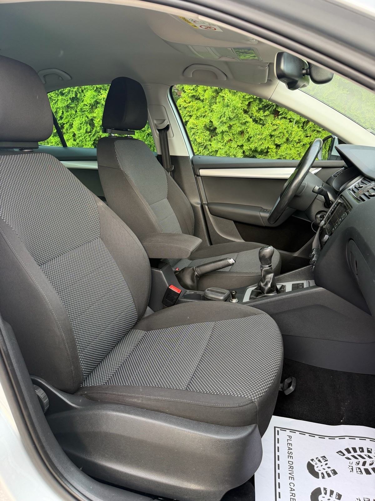 Škoda Octavia 1,6 TDI * Navigacija,Grijanje sjedala,Temp.,Alu felge*, fotografija 13