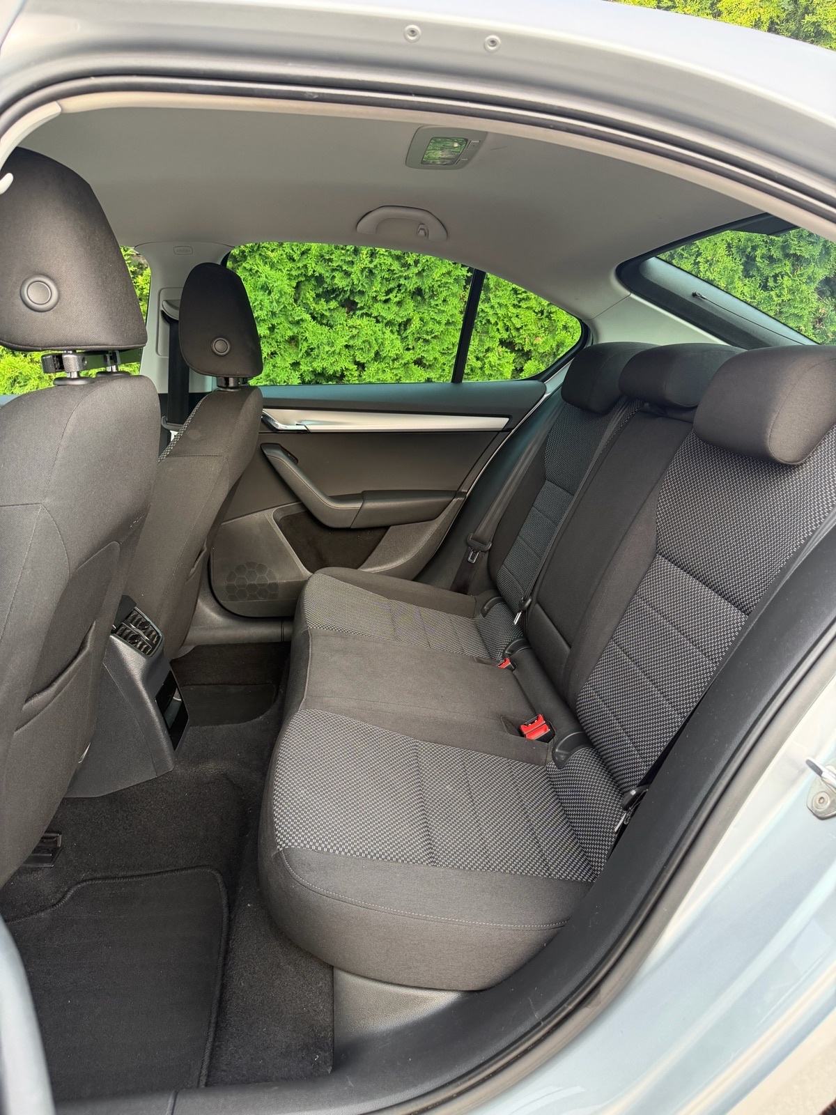 Škoda Octavia 1,6 TDI * Navigacija,Grijanje sjedala,Temp.,Alu felge*, fotografija 18
