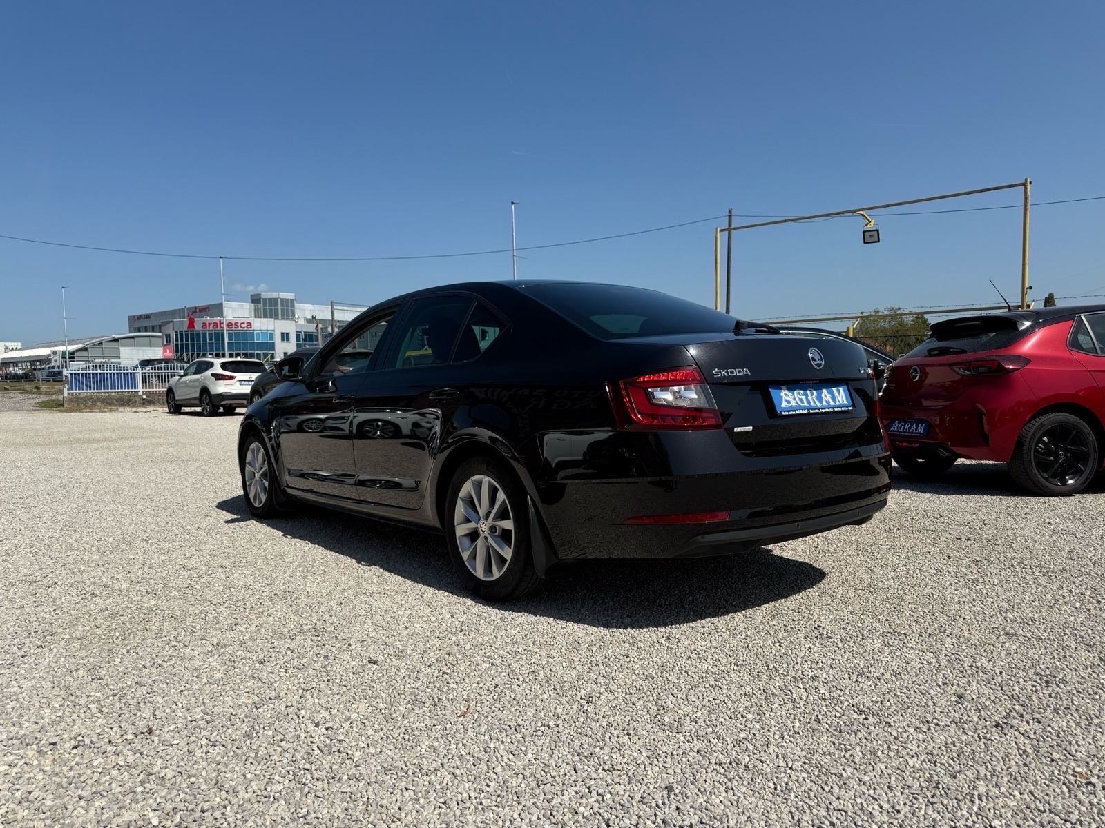 Škoda Octavia 1,6 TDI*PRVI VLASNIK*NAVI*START STOP*LED*ALU*PDC*SERVISN, fotografija 10