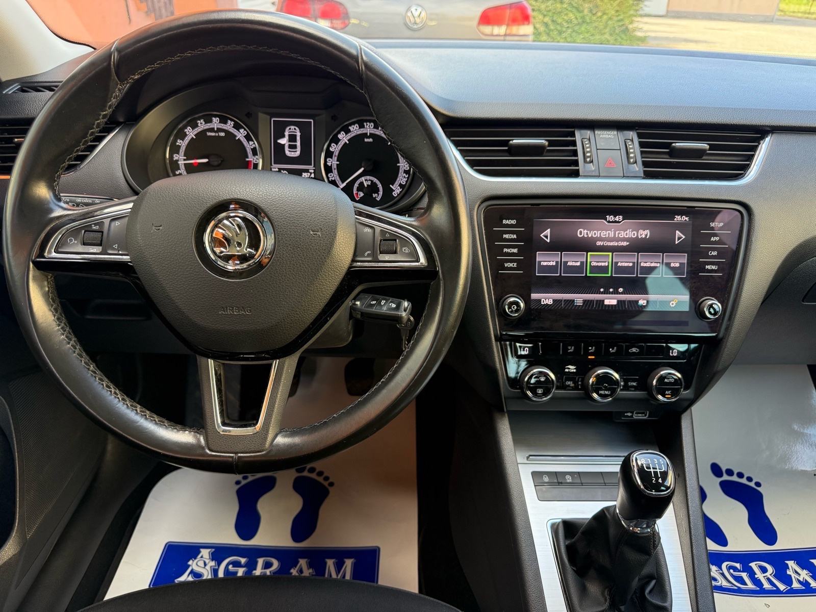 Škoda Octavia 1,6 TDI*PRVI VLASNIK*NAVI*START STOP*LED*ALU*PDC*SERVISN, fotografija 17