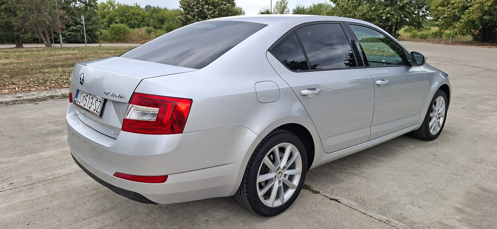 Škoda Octavia 1.6 Tdi Navigacija,tempomat,veliki servis..., fotografija 5