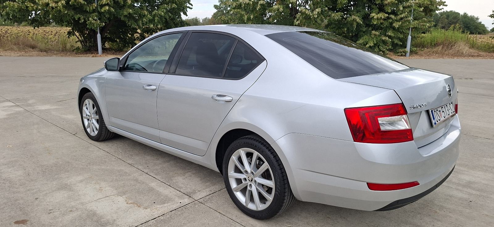 Škoda Octavia 1.6 Tdi Navigacija,tempomat,veliki servis..., fotografija 4
