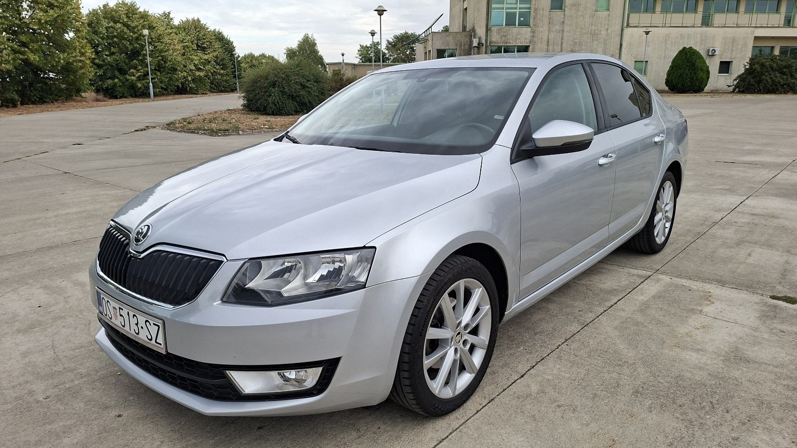 Škoda Octavia 1.6 Tdi Navigacija,tempomat,veliki servis..., fotografija 6