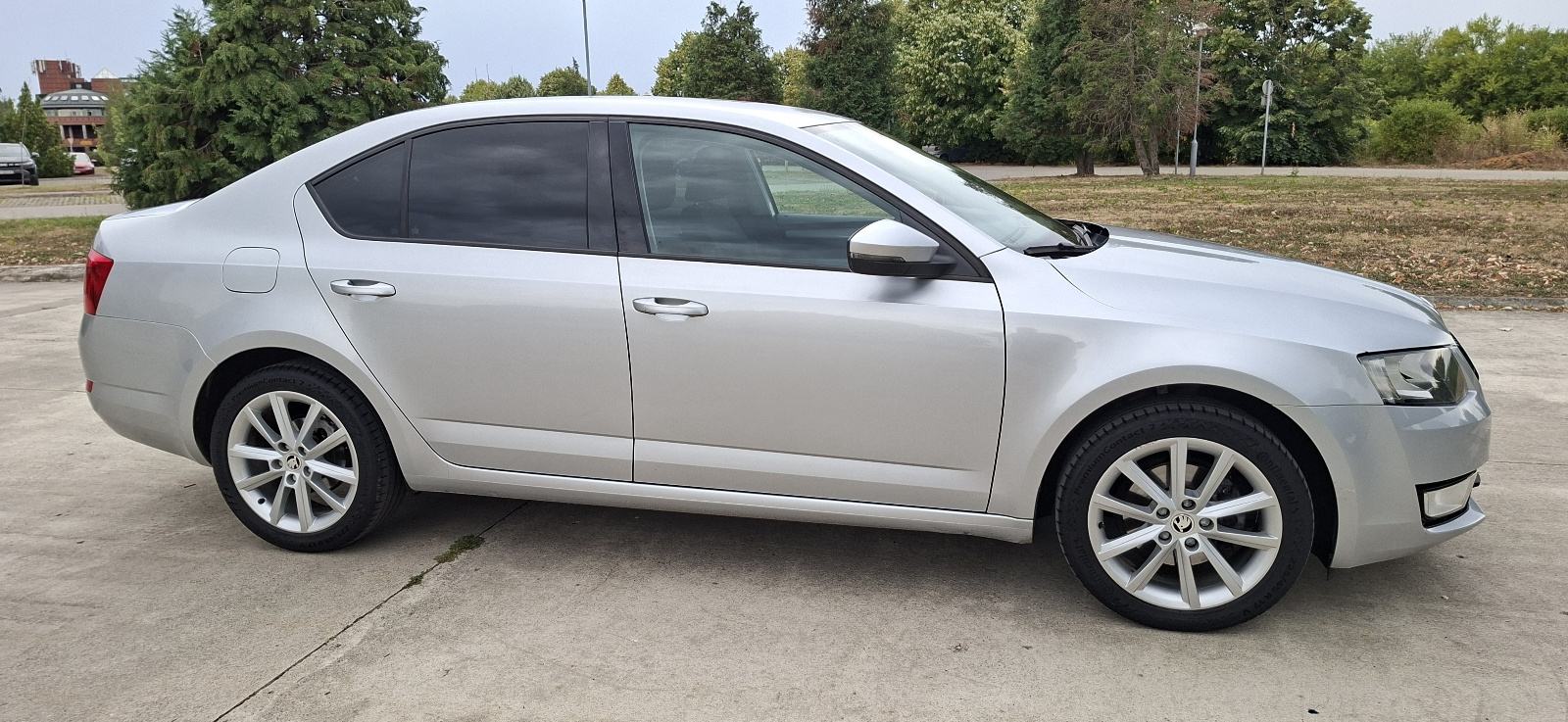 Škoda Octavia 1.6 Tdi Navigacija,tempomat,veliki servis..., fotografija 8