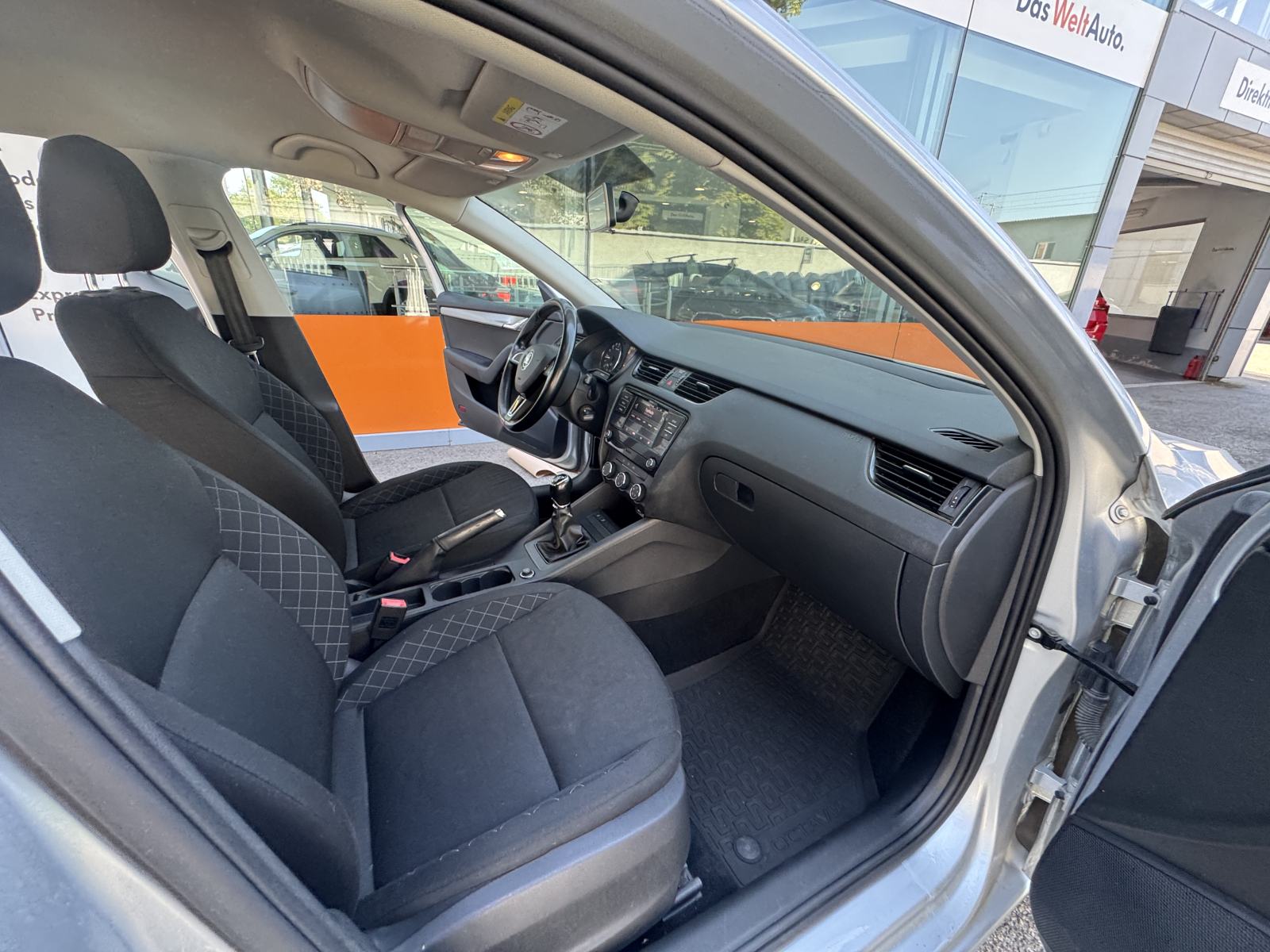 Škoda Octavia 1,6 TDI SIMPLY, fotografija 13