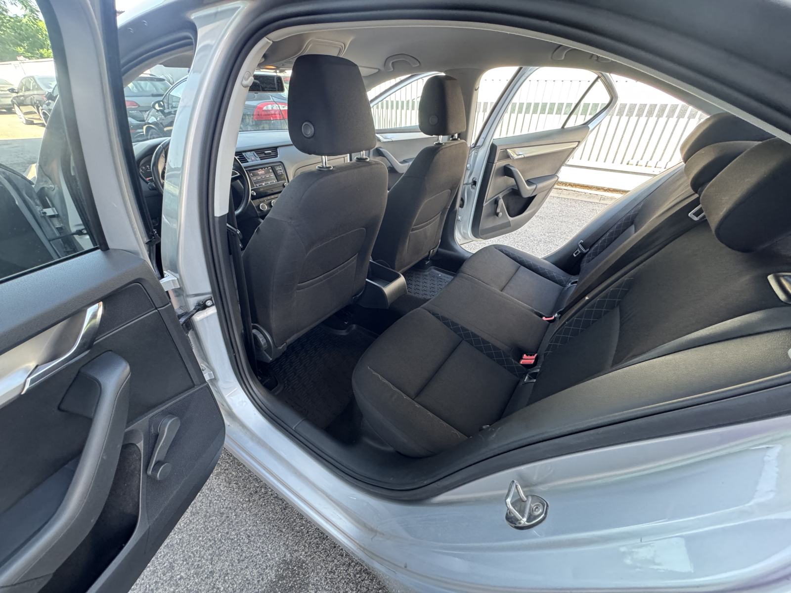 Škoda Octavia 1,6 TDI SIMPLY, fotografija 12