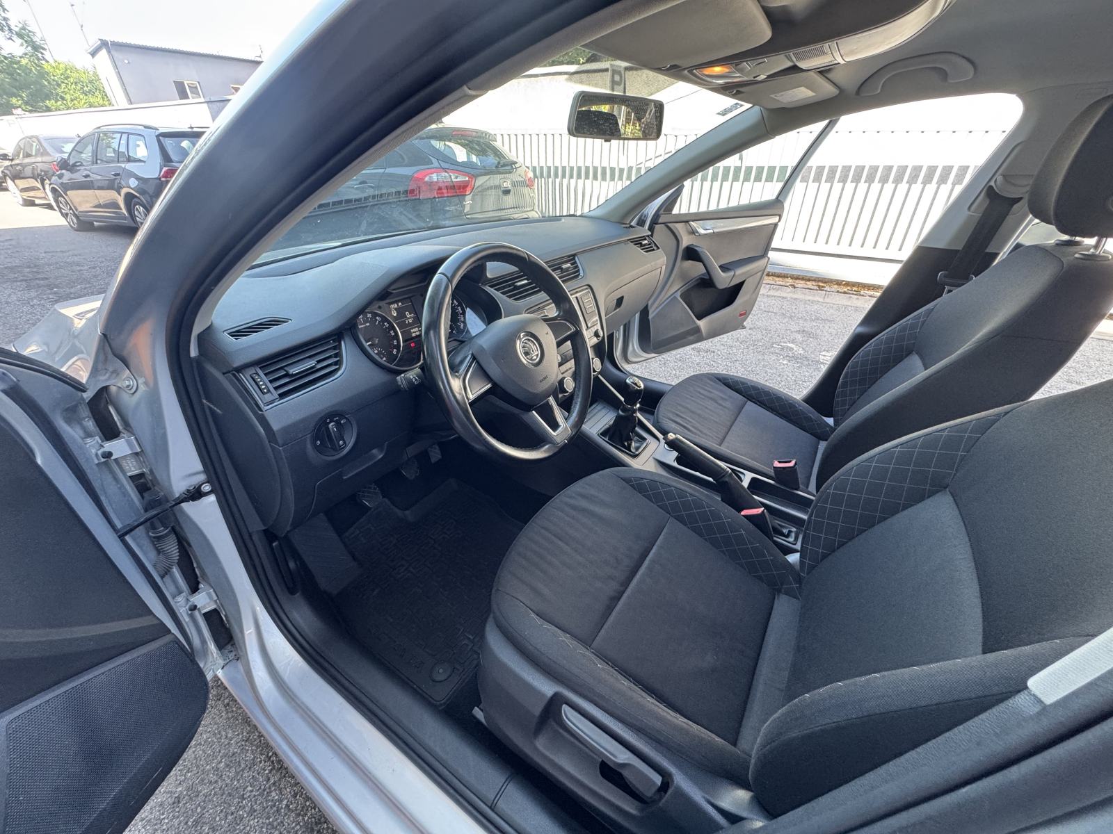 Škoda Octavia 1,6 TDI SIMPLY, fotografija 8