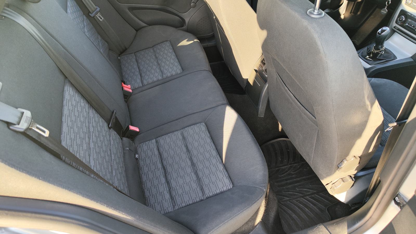 Škoda Octavia 1,6 TDI REGISTRIRAN DO 16.5.2027., fotografija 4