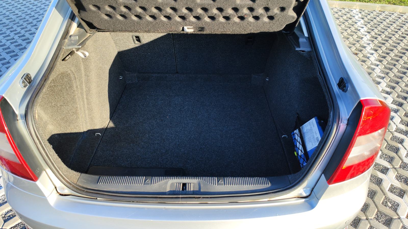 Škoda Octavia 1,6 TDI REGISTRIRAN DO 16.5.2027., fotografija 5